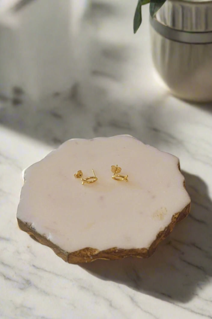 Fishers of Men ~ petites boucles d'oreilles en forme de poisson en or