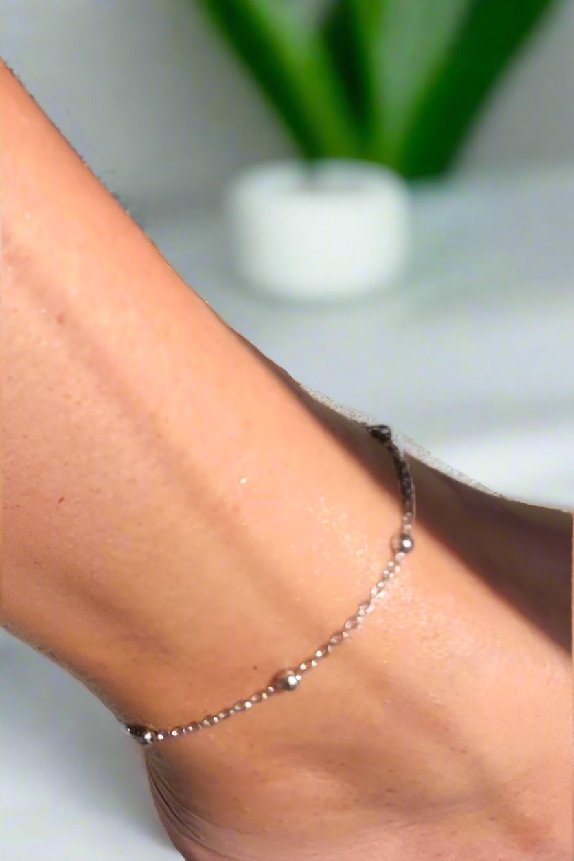 Bracelet de cheville Cally ~ Bracelet de cheville à perles en argent